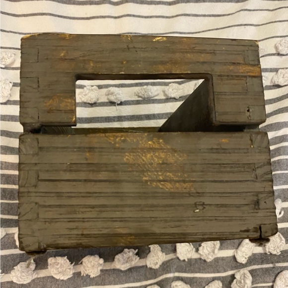 Gray distressed wood organizer box - Picture 4 of 5